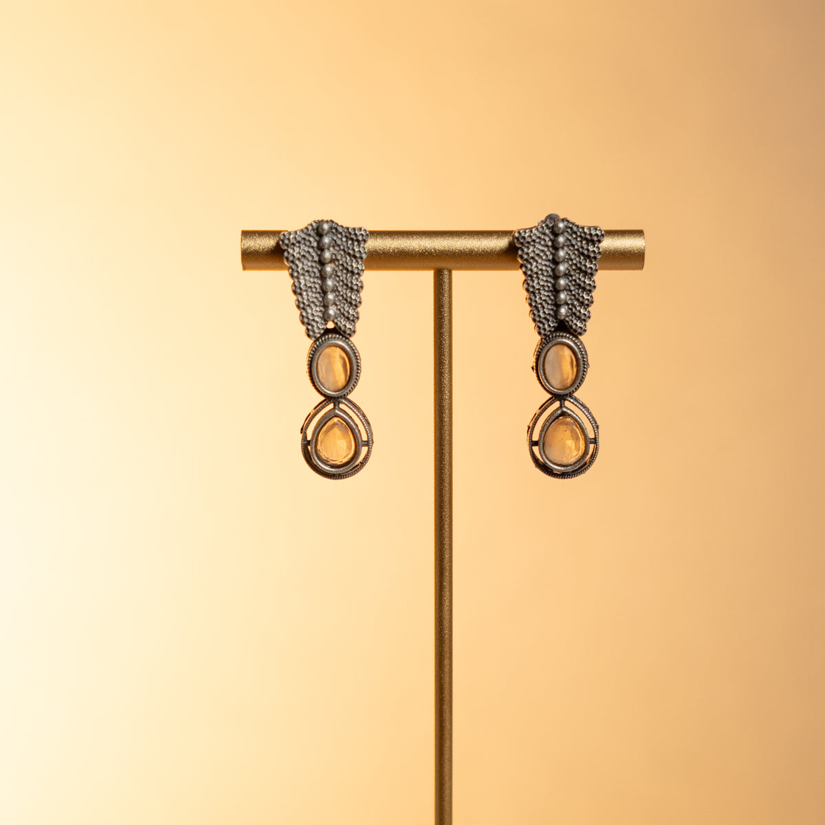 NORA FAUX SILVER PREMIUM SEMI HANDMADE ANTIQUE NECKPIECE/NECKLACE WITH EARRING NL282