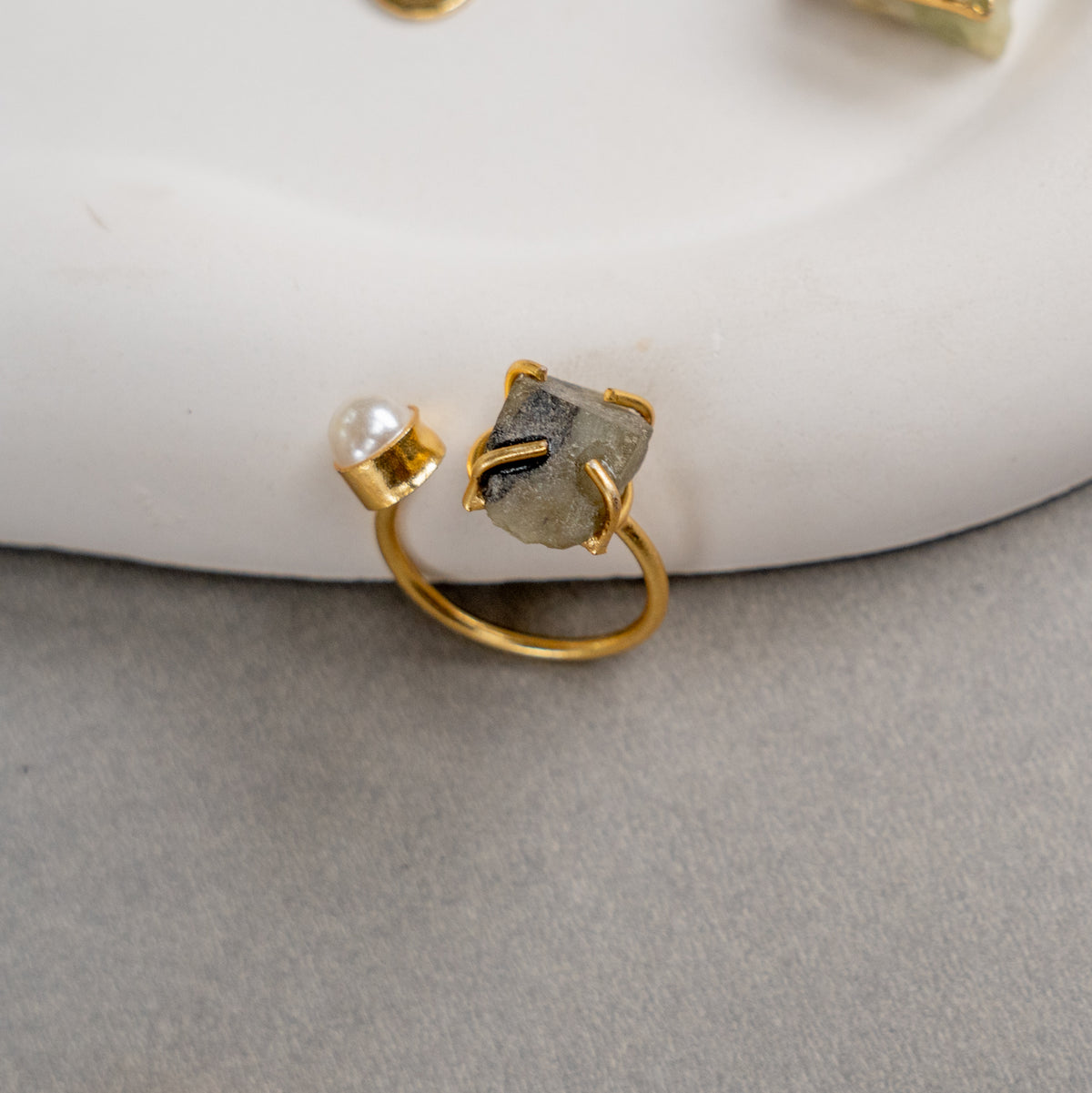 ZOEY GOLD TONED HANDMADE HAND HAMMERED NECKLAC EARRINGS BANGLE CUFF AND RING OF13