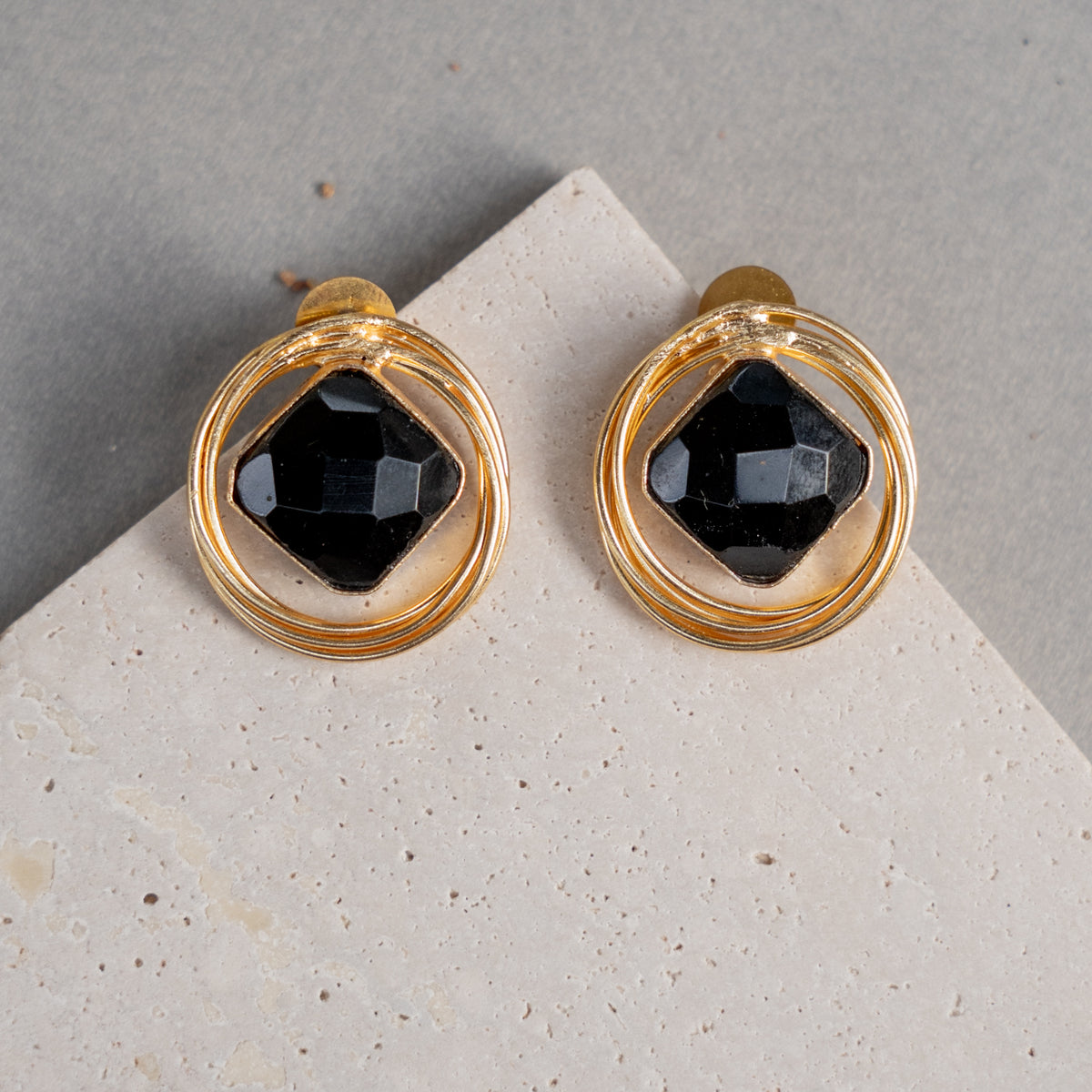 RILEY HANDMADE HAND HAMMERED  GOLD TONED NECKLAC AND EARRINGS OF12