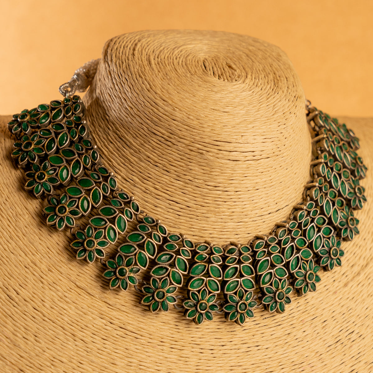 DAISY FAUX SILVER BIJOUX PREMIUM AND EXCLUSIVE SEMI HANDMADE NECKLACE WITH EARRINGS NL218