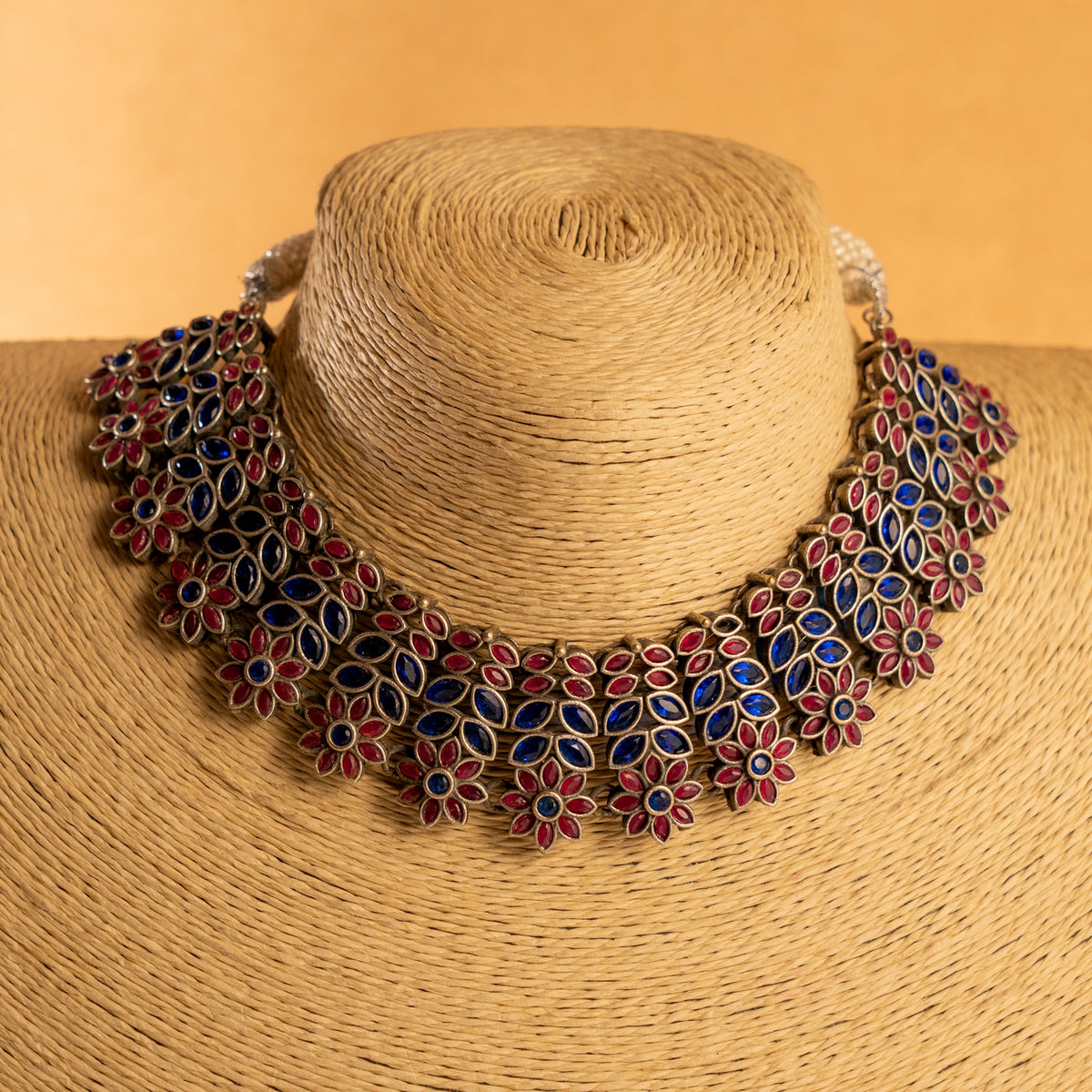 DAISY FAUX SILVER BIJOUX PREMIUM AND EXCLUSIVE SEMI HANDMADE NECKLACE WITH EARRINGS NL218