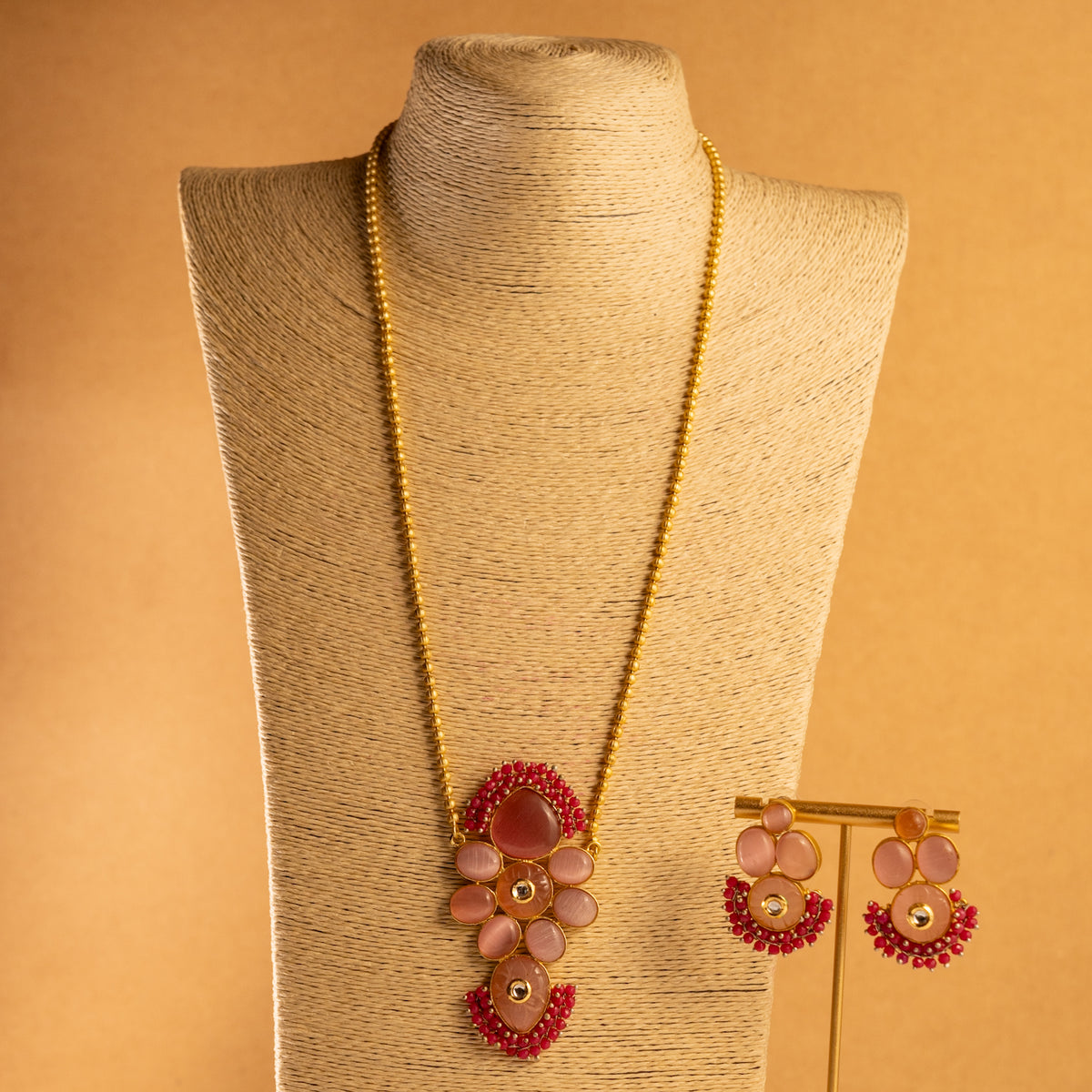 MONA PIE MONALISA STONE AND CARVING STONE HANDMADE RAW LOOK NECKLACE NL35