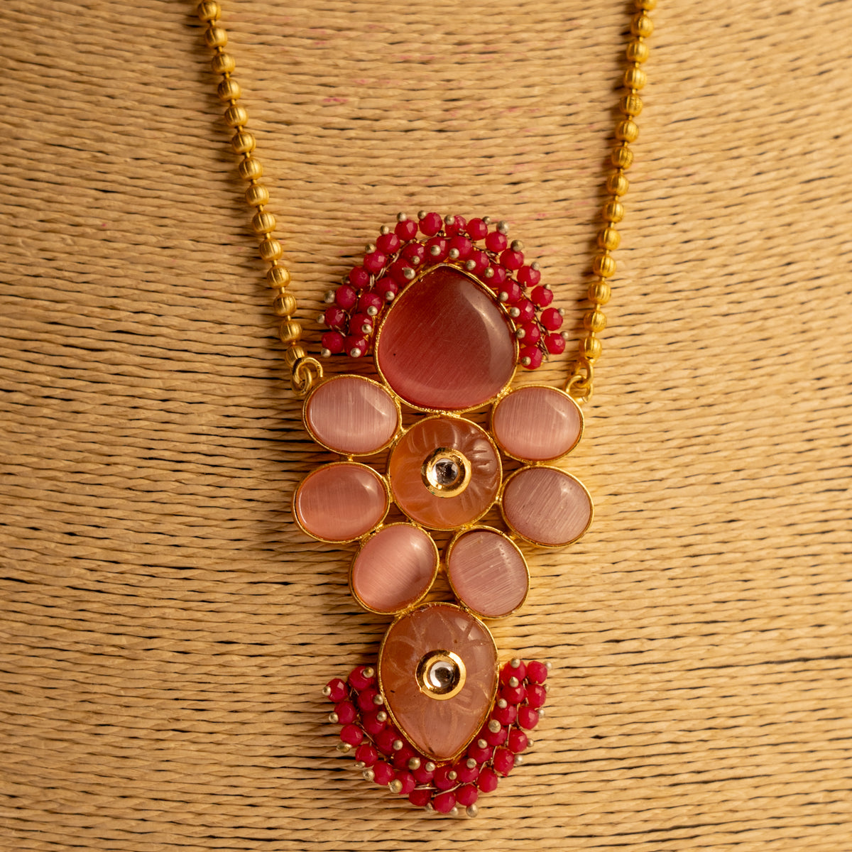 MONA PIE MONALISA STONE AND CARVING STONE HANDMADE RAW LOOK NECKLACE NL35