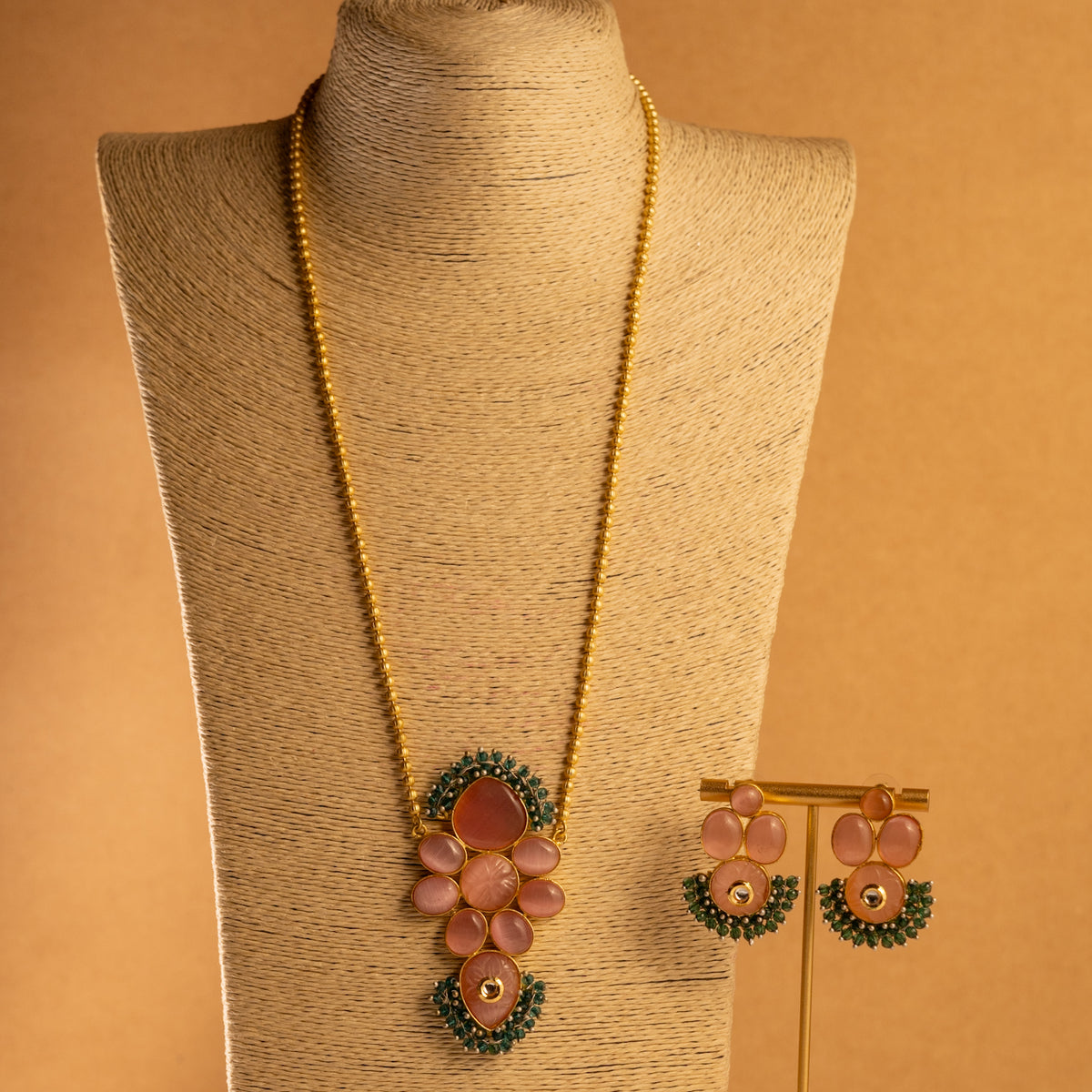 MONA PIE MONALISA STONE AND CARVING STONE HANDMADE RAW LOOK NECKLACE NL35