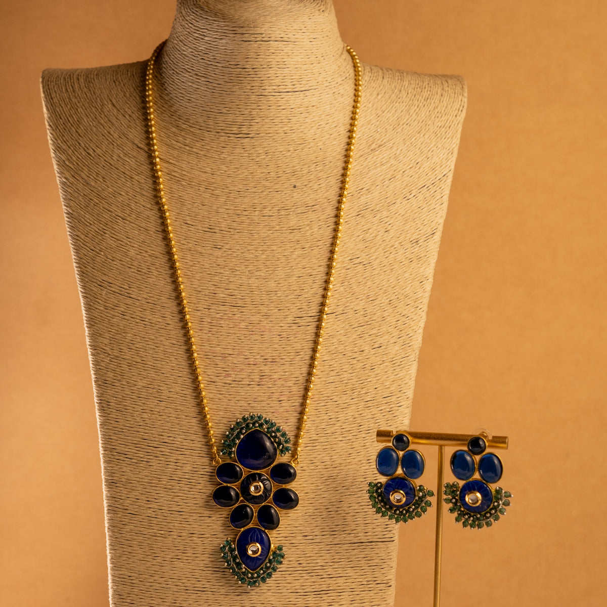 MONA PIE MONALISA STONE AND CARVING STONE HANDMADE RAW LOOK NECKLACE NL35