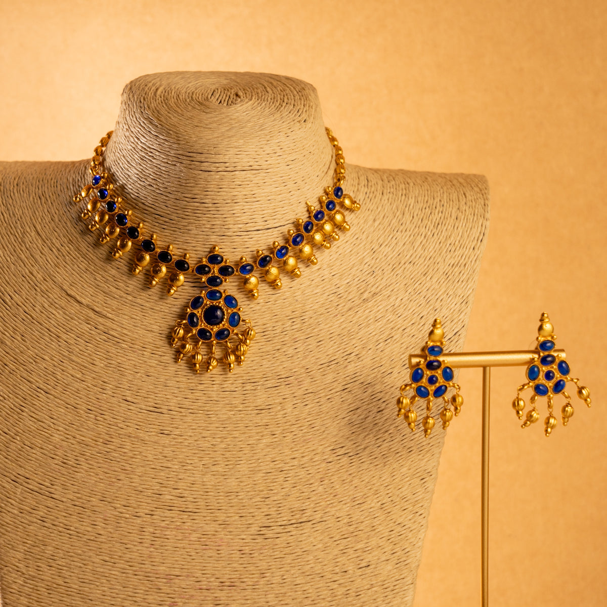 KANYA ATTIYAL GOLD TONED ANTIQUE FINISH NECKLACE WITH EARRINGS NL229