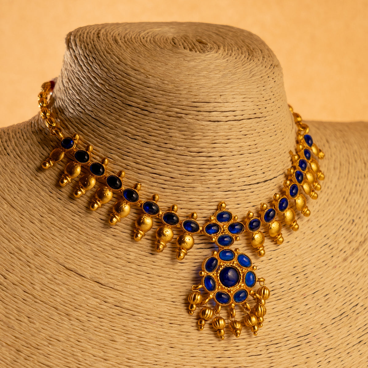 KANYA ATTIYAL GOLD TONED ANTIQUE FINISH NECKLACE WITH EARRINGS NL229