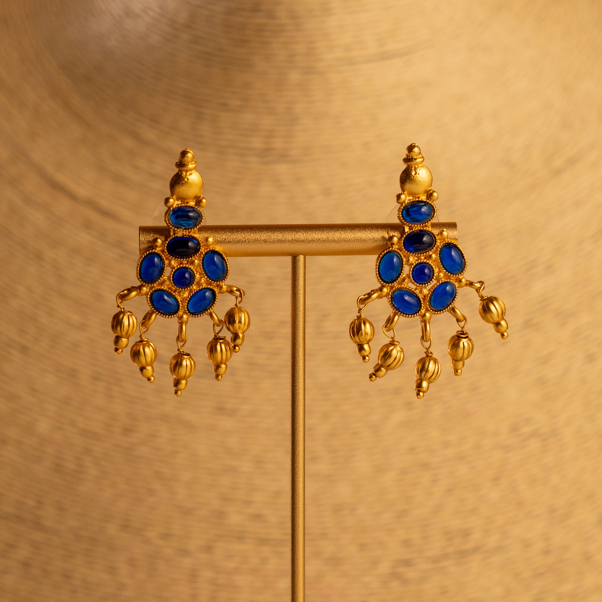 KANYA ATTIYAL GOLD TONED ANTIQUE FINISH NECKLACE WITH EARRINGS NL229