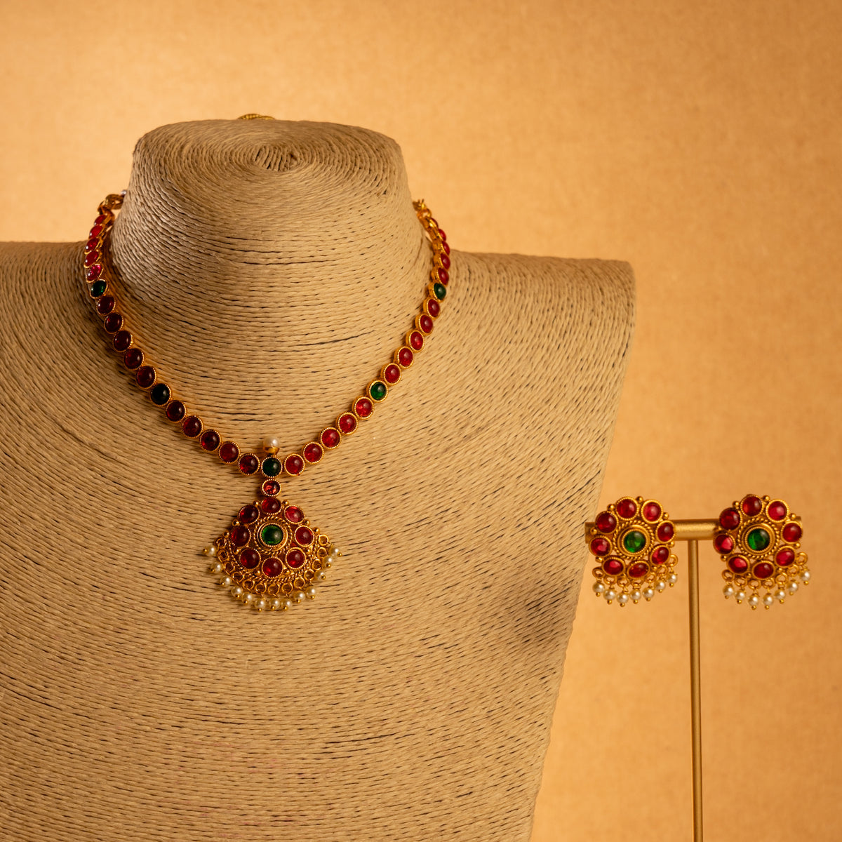 SINDHU ATTIYAL GOLD TONED ANTIQUE FINISH NECKLACE WITH EARRINGS NL233