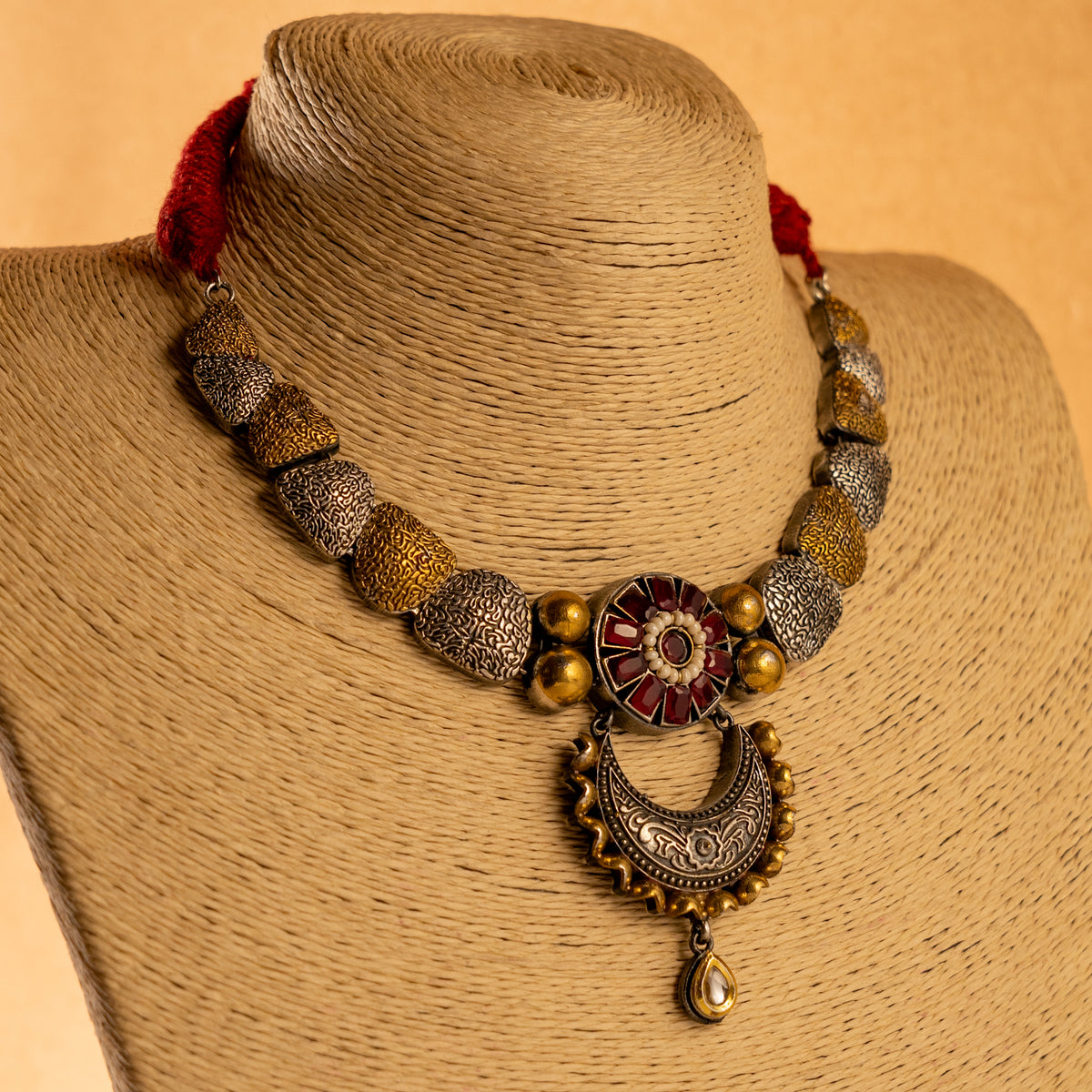 LIGINA FAUX SILVER BIJOUX PREMIUM EXCLUSIVE HANDMADE AND HAND HAMMERED DUAL TONED NECKLACE WITH EARRINGS NL140