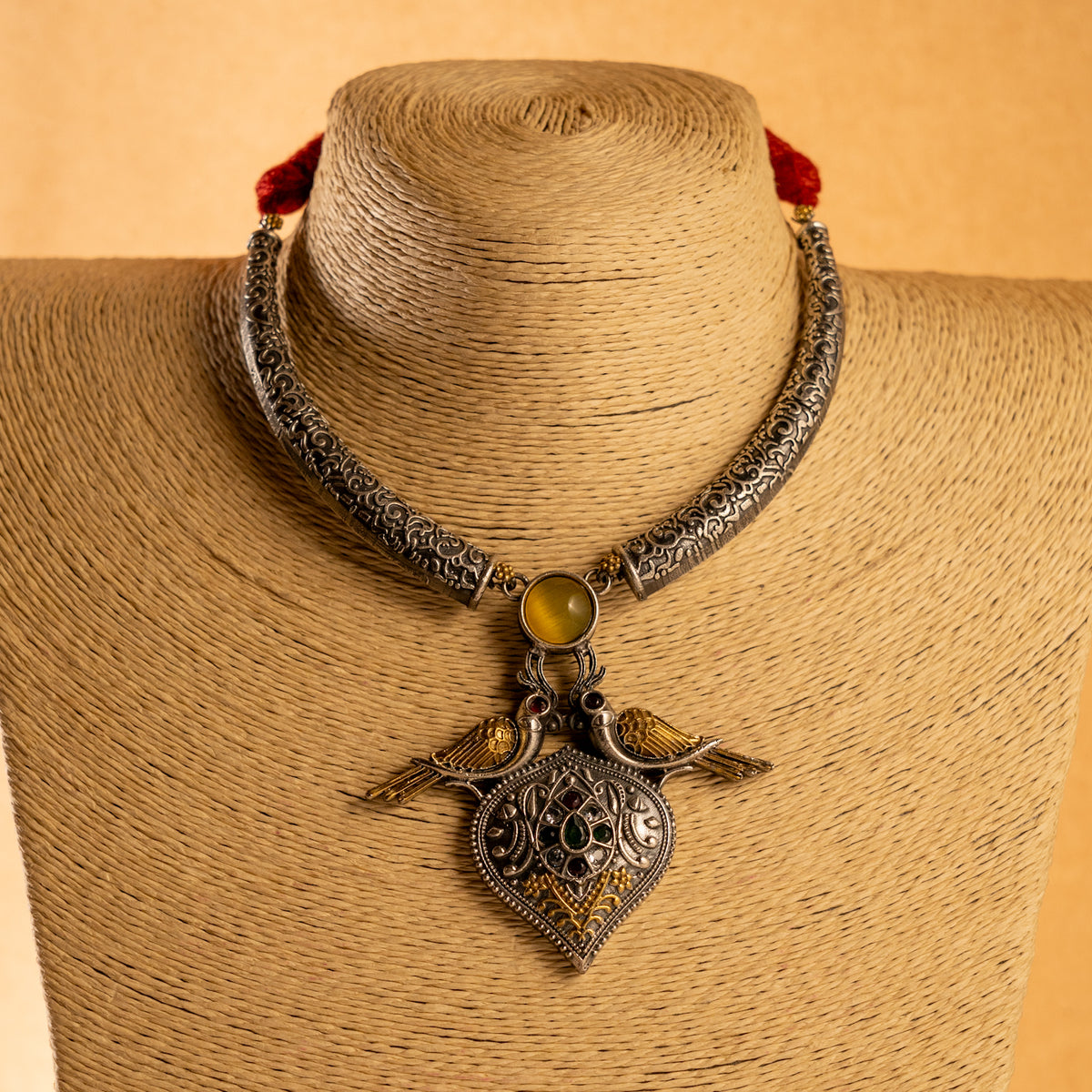 RENISHA HASLI FAUX SILVER BIJOUX PREMIUM EXCLUSIVE HANDMADE AND HAND HAMMERED DUAL TONED NECKLACE WITH EARRINGS NL141