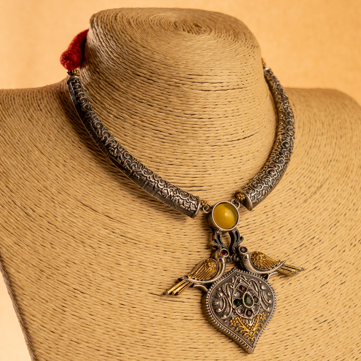 RENISHA HASLI FAUX SILVER BIJOUX PREMIUM EXCLUSIVE HANDMADE AND HAND HAMMERED DUAL TONED NECKLACE WITH EARRINGS NL141