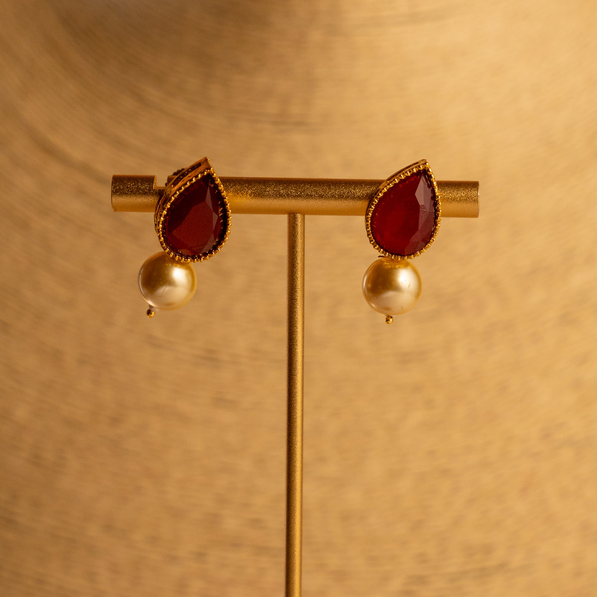 REVATHY GOLD TONED ANTIQUE FINISH NECKLACE WITH EARRINGS NL181