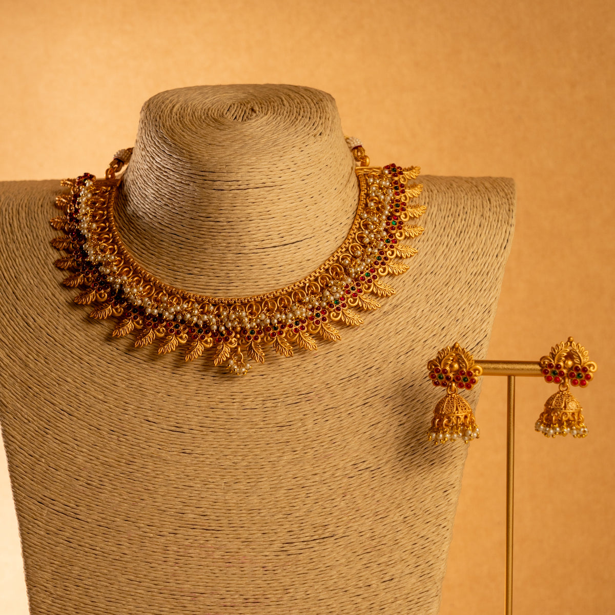 VEDA GOLD TONED ANTIQUE FINISH NECKLACE WITH EARRINGS NL180