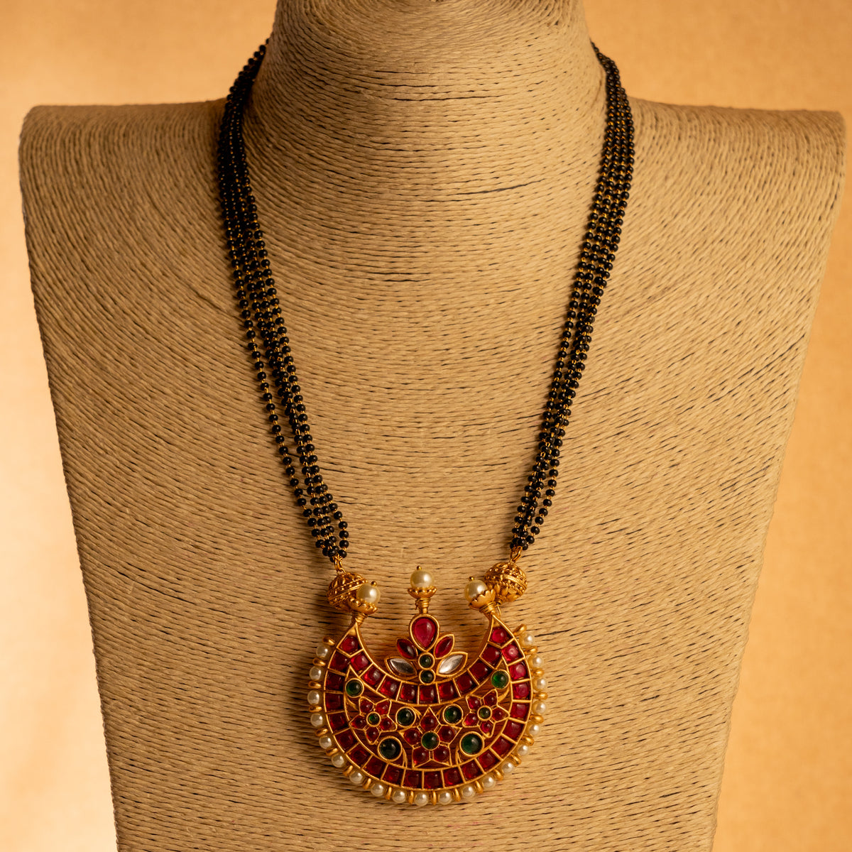 VARUNA GOLD TONED ANTIQUE FINISH NECKLACE WITH EARRINGS NL184