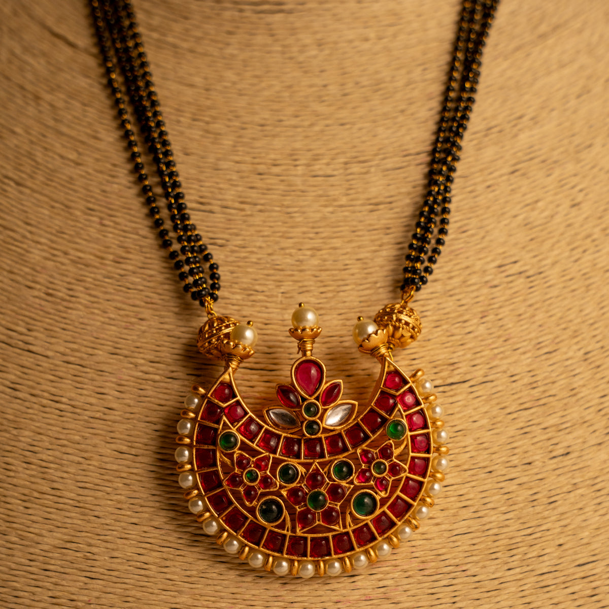 VARUNA GOLD TONED ANTIQUE FINISH NECKLACE WITH EARRINGS NL184