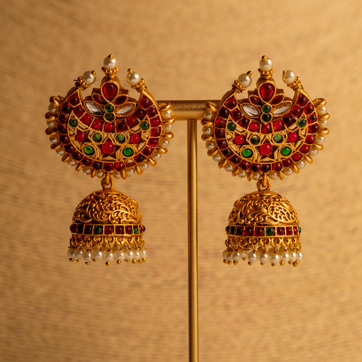 VARUNA GOLD TONED ANTIQUE FINISH NECKLACE WITH EARRINGS NL184