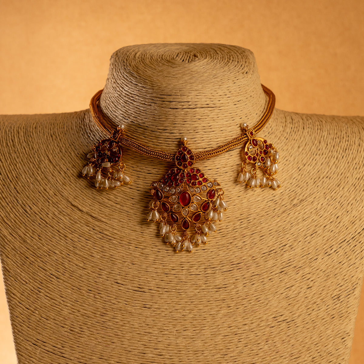 PRIYA 3 LEAF ATTIYAL GOLD TONED ANTIQUE FINISH NECKLACE WITH EARRINGS NL187