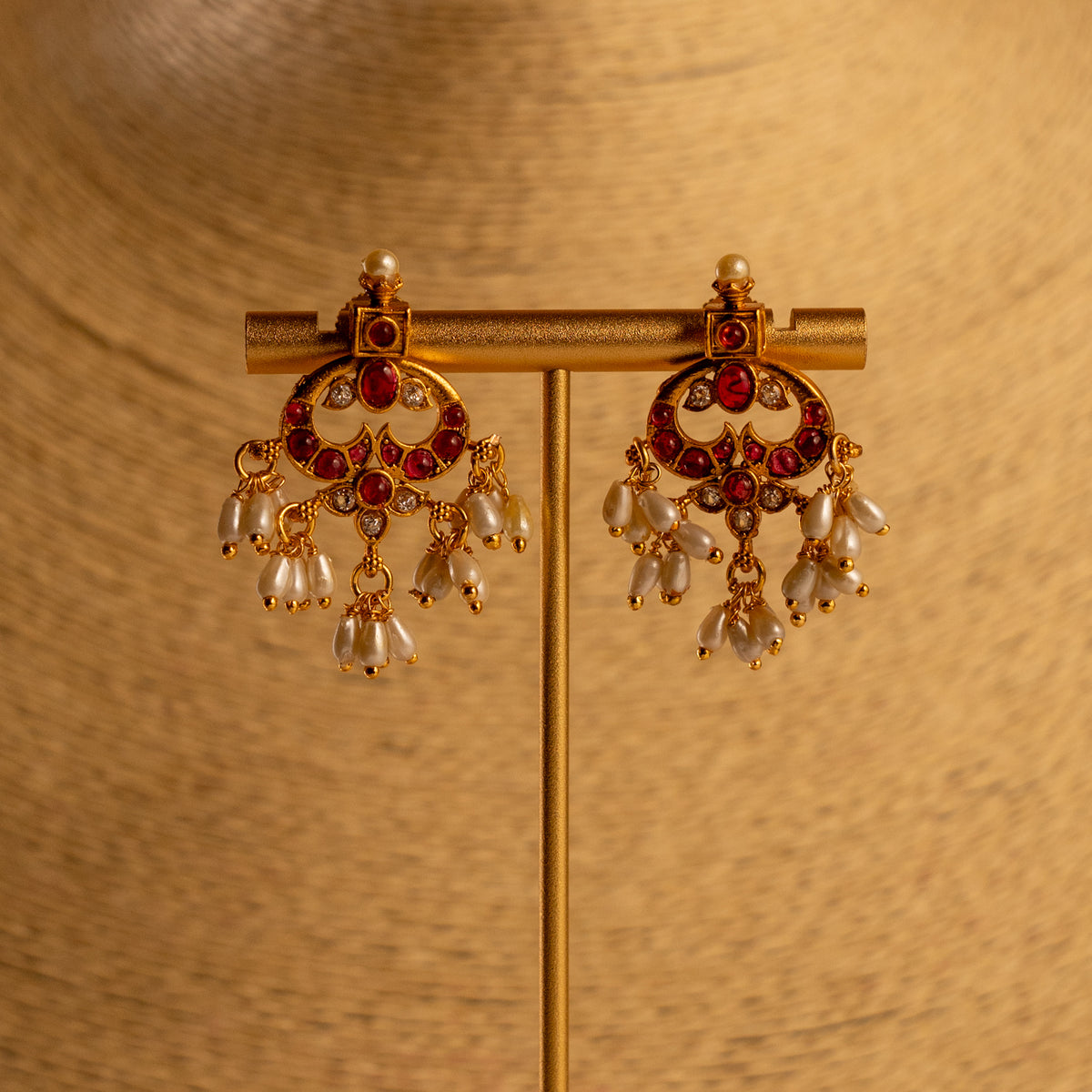 PRIYA 3 LEAF ATTIYAL GOLD TONED ANTIQUE FINISH NECKLACE WITH EARRINGS NL187