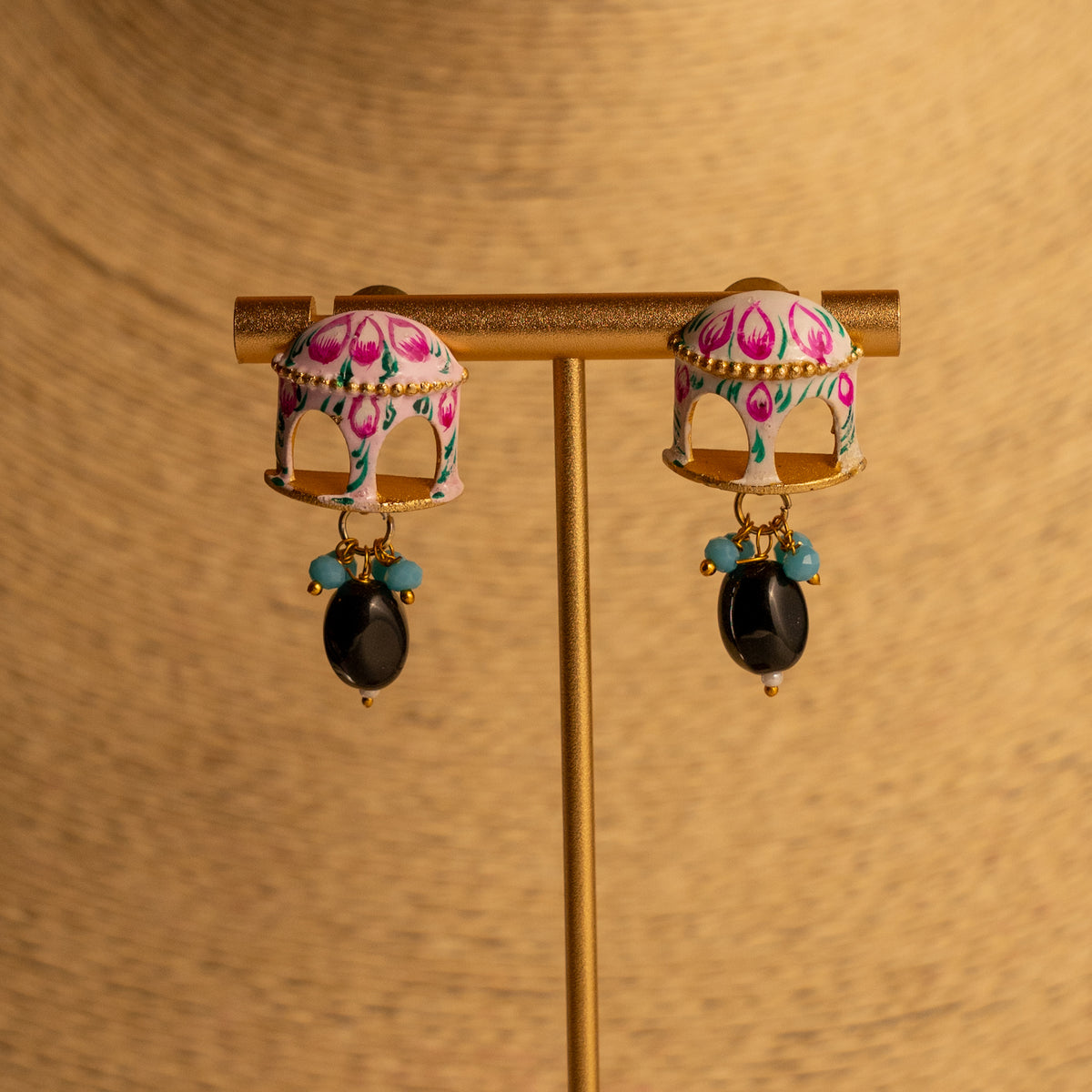 NIKARA HAND PAINTED AND HANDMADE RUSTIC LOOK NECKPIECE NECKLACE NL70