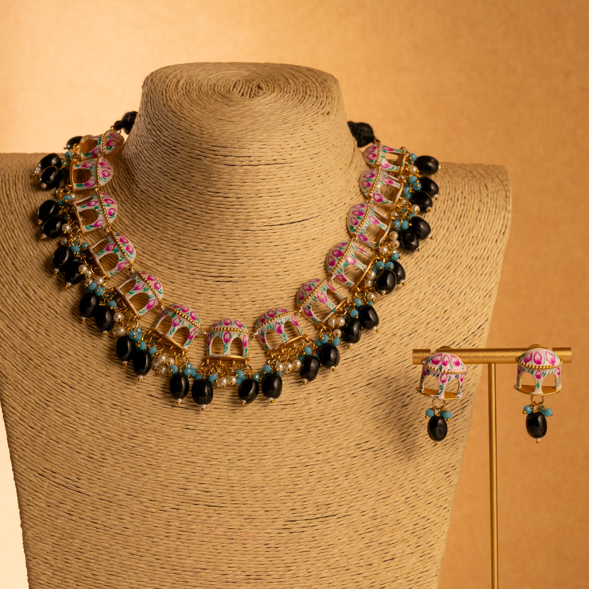 NIKARA HAND PAINTED AND HANDMADE RUSTIC LOOK NECKPIECE NECKLACE NL70