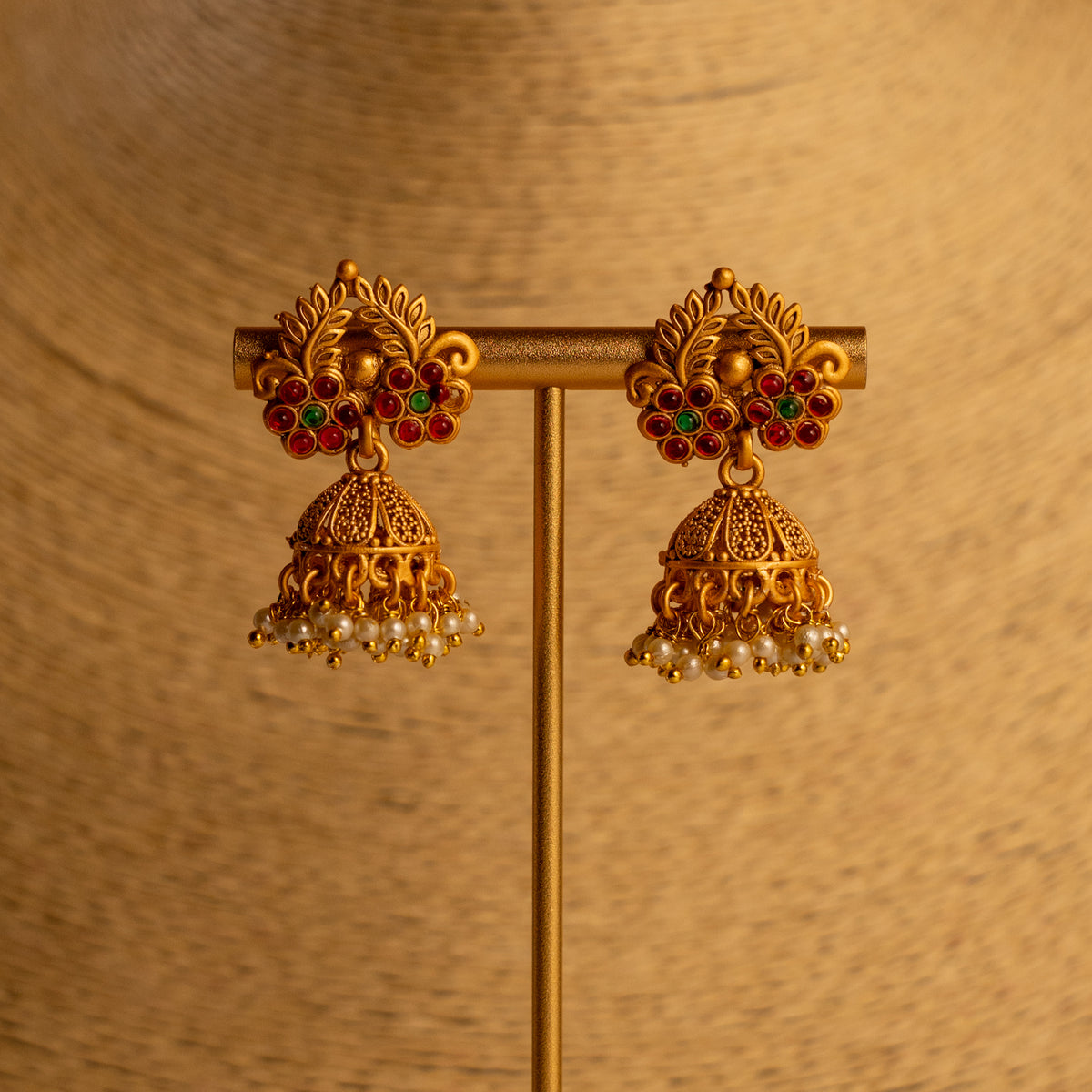 VANDHANA GOLD TONED ANTIQUE FINISH NECKLACE WITH EARRINGS NL177