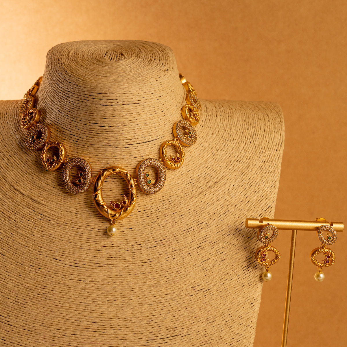 DIA DIANA GOLD TONED ANTIQUE FINISH NECKLACE WITH EARRINGS NL196