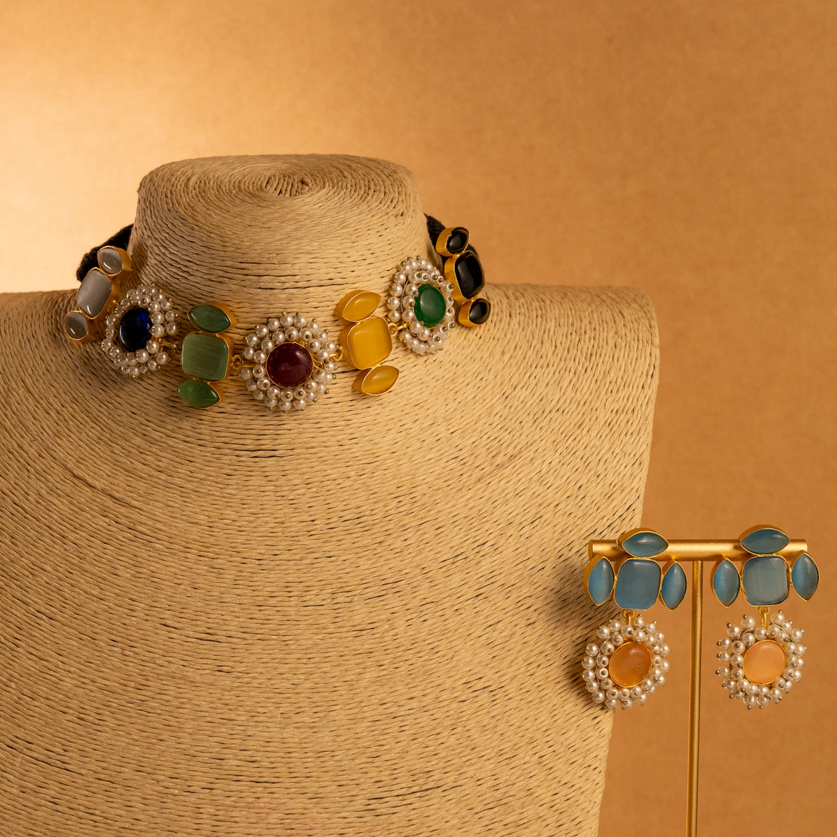 MORA 7 HANDMADE STONES GOLD TONED MONALISA NECKLACE/ NECKPIECE NL33