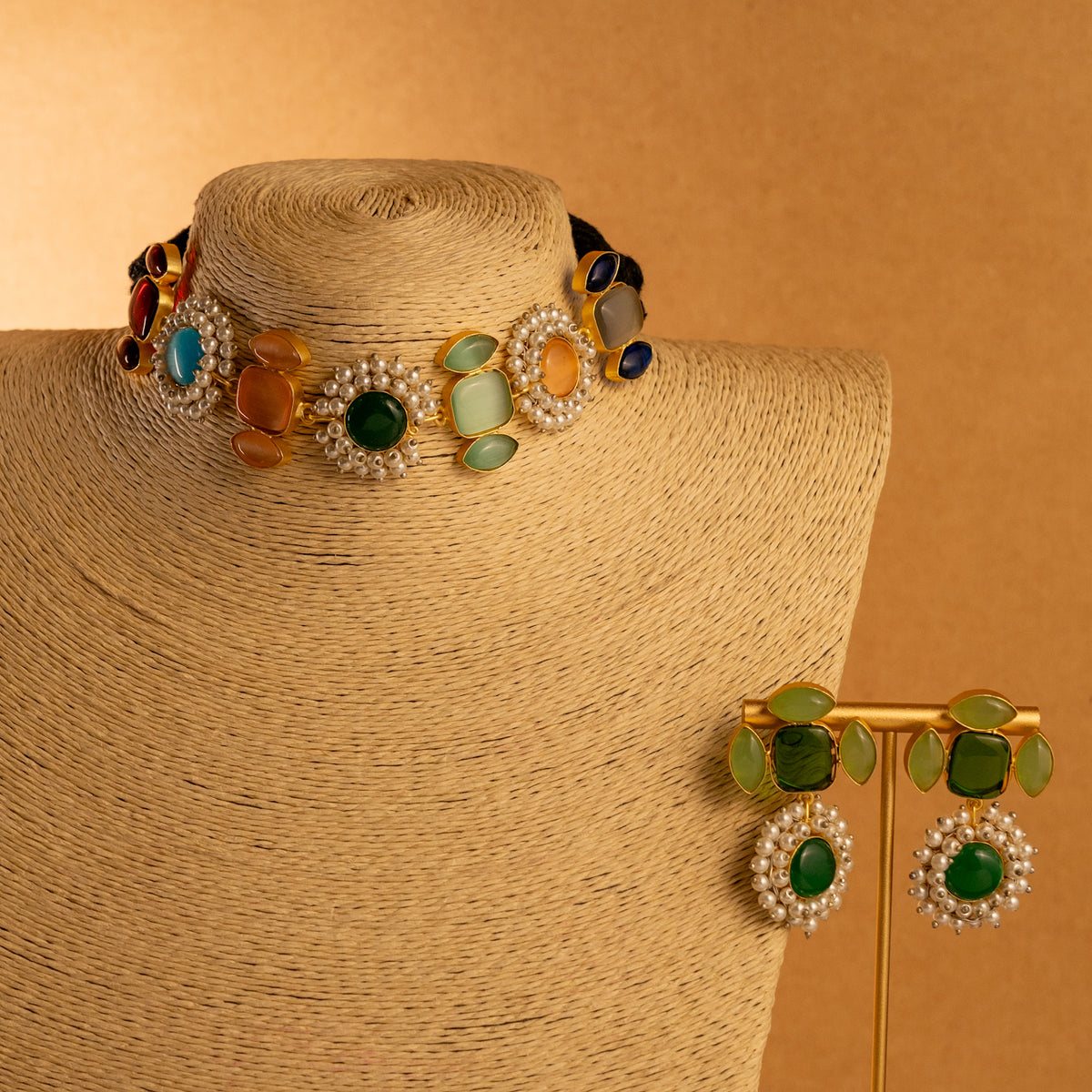 MORA 7 HANDMADE STONES GOLD TONED MONALISA NECKLACE/ NECKPIECE NL33