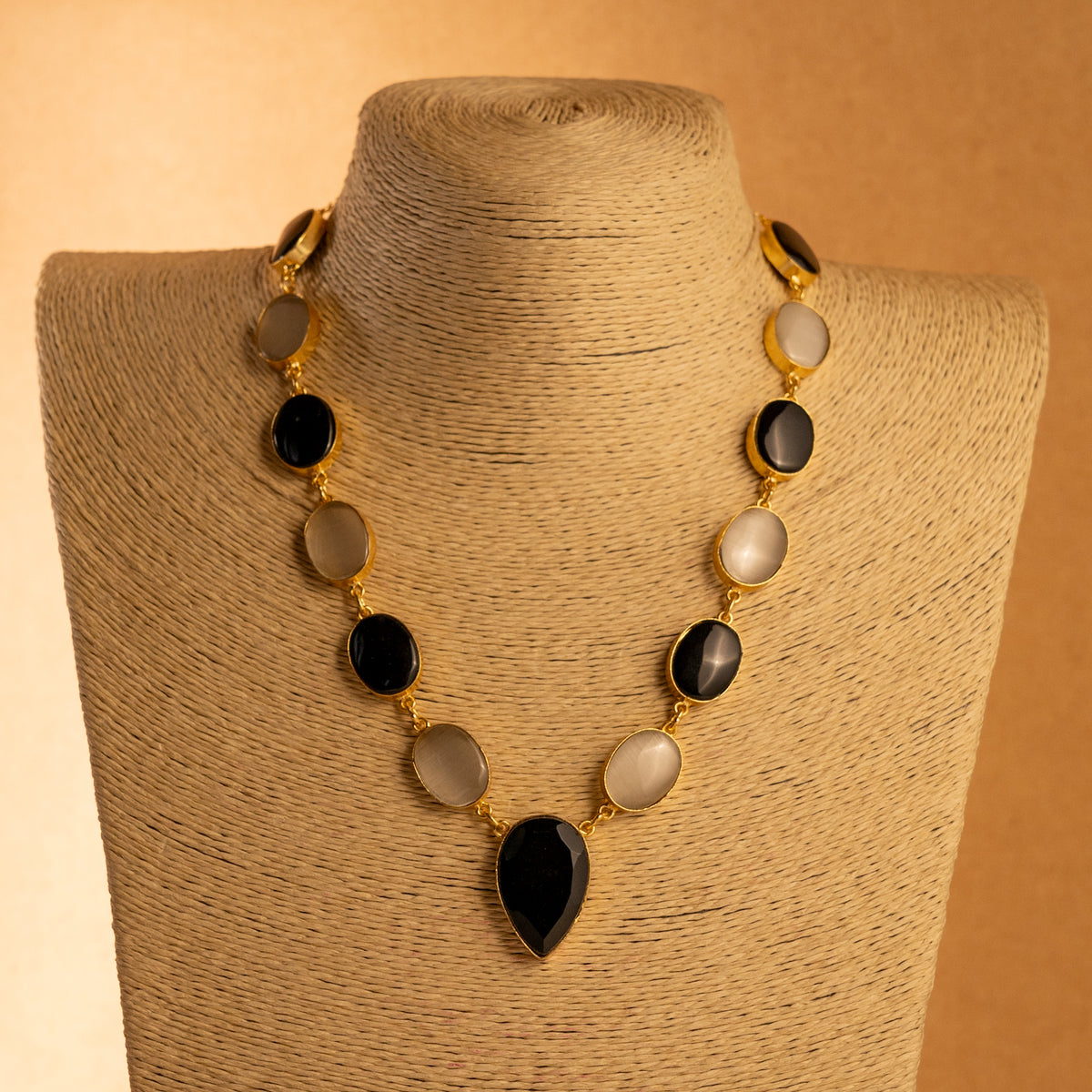 MOLE HANDMADE BIJOUX PREMIUM AND BIJOUX EXCLUSIVE MONALISA NECKLACE/ NECKPIECE NL32