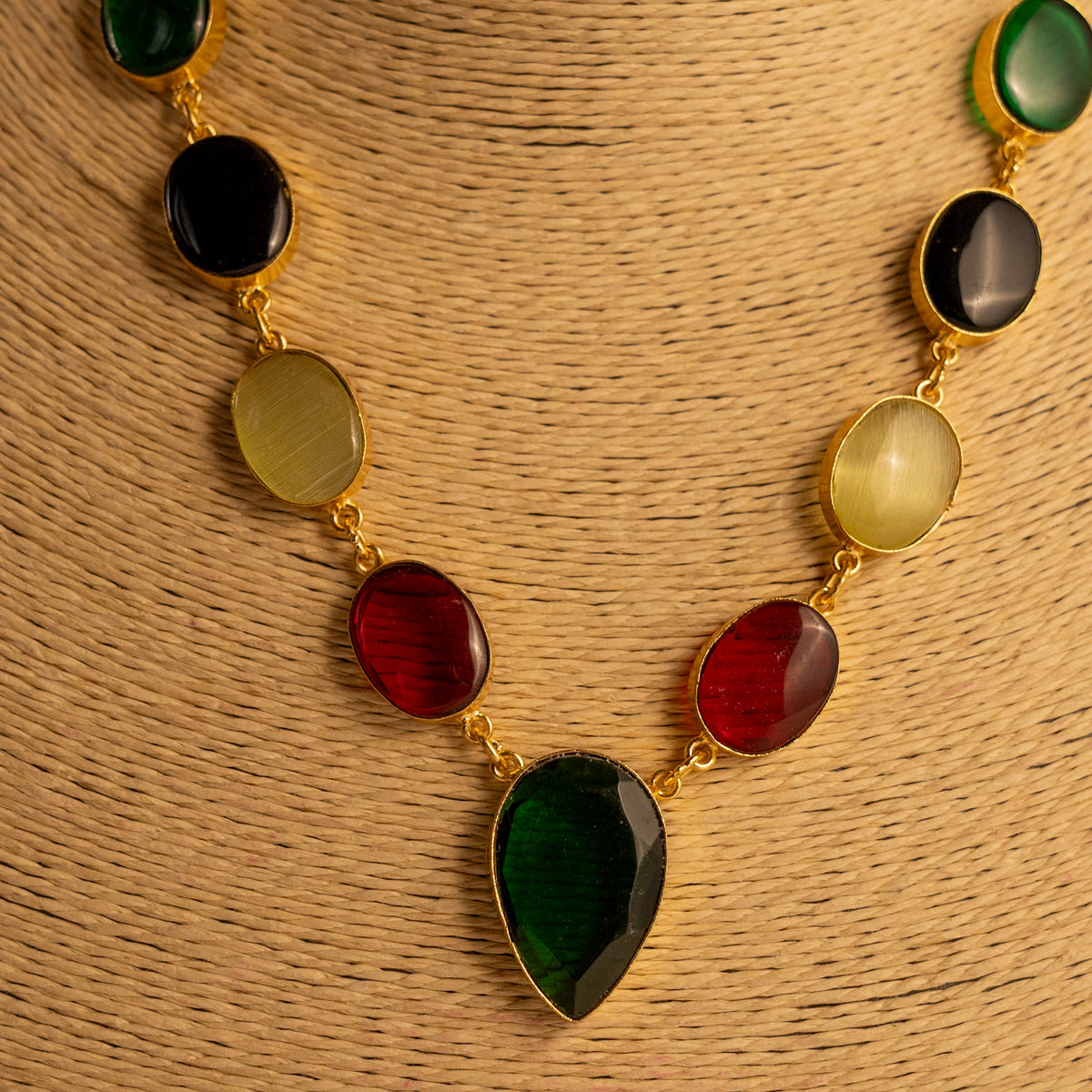 MOLE HANDMADE BIJOUX PREMIUM AND BIJOUX EXCLUSIVE MONALISA NECKLACE/ NECKPIECE NL32