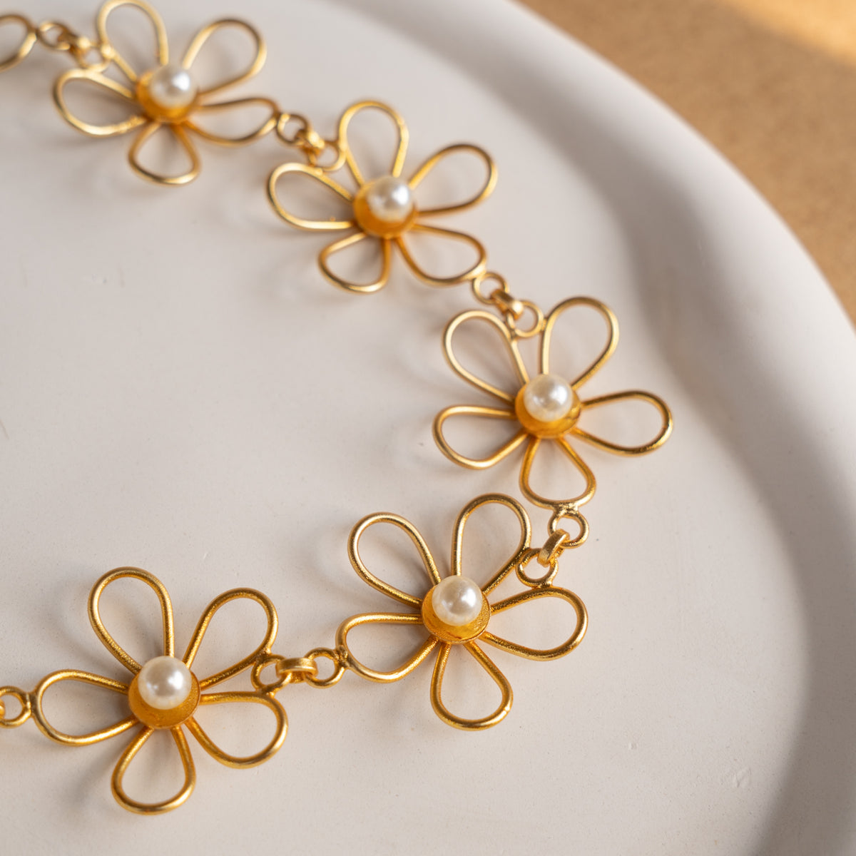 FLORAL FANTASY GOLD TONED HANDMADE HAND HAMMERED NECKLACE WITH EARRINGS NL222