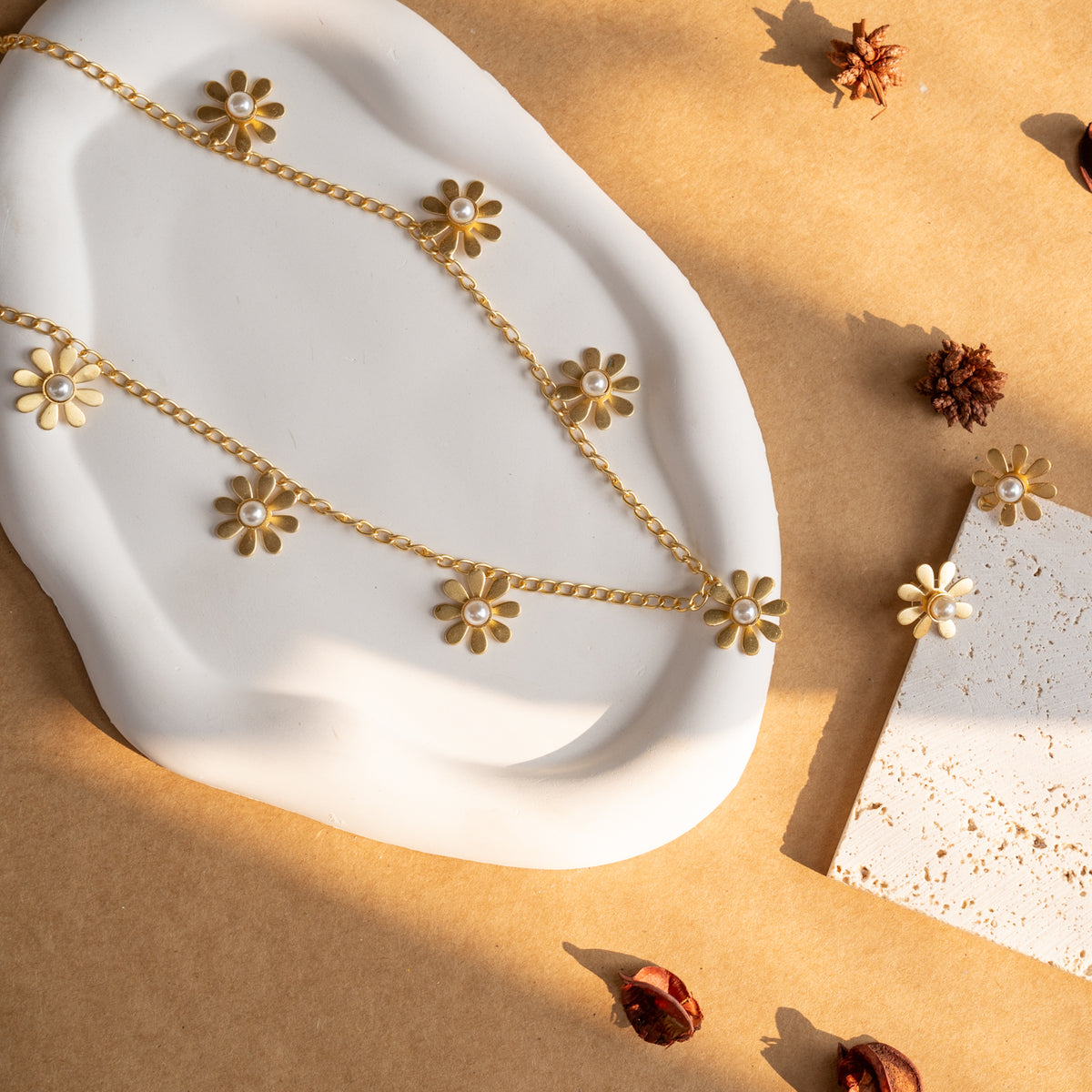 FLORAL SPRING GOLD TONED HANDMADE HAND HAMMERED NECKLACE WITH EARRINGS NL224