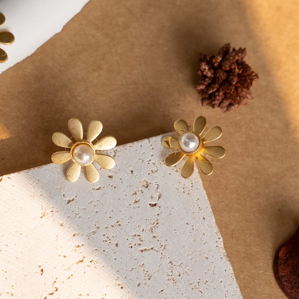 FLORAL SPRING GOLD TONED HANDMADE HAND HAMMERED NECKLACE WITH EARRINGS NL224