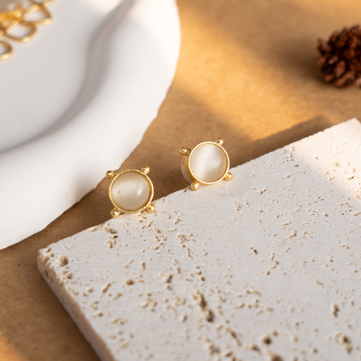 NIHARA GOLD TONED HANDMADE HAND HAMMERED NECKLACE WITH EARRINGS NL225