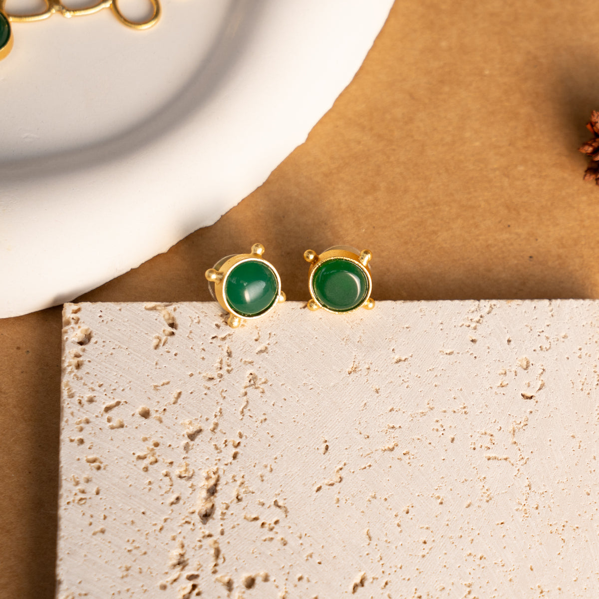 NIHARA GOLD TONED HANDMADE HAND HAMMERED NECKLACE WITH EARRINGS NL225