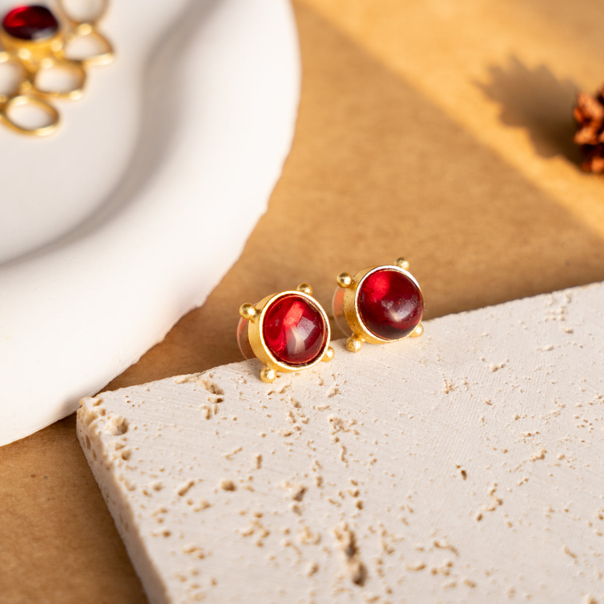 NIHARA GOLD TONED HANDMADE HAND HAMMERED NECKLACE WITH EARRINGS NL225