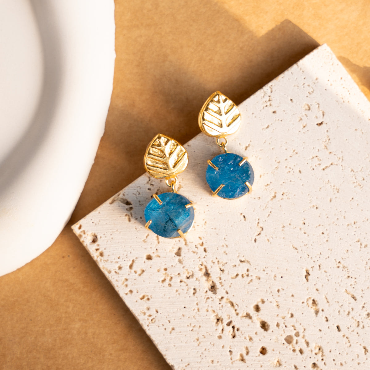 VISHALAYA GOLD TONED RAW STONE HANDMADE HAND HAMMERED NECKLAC EARRINGS WITH RING NL223