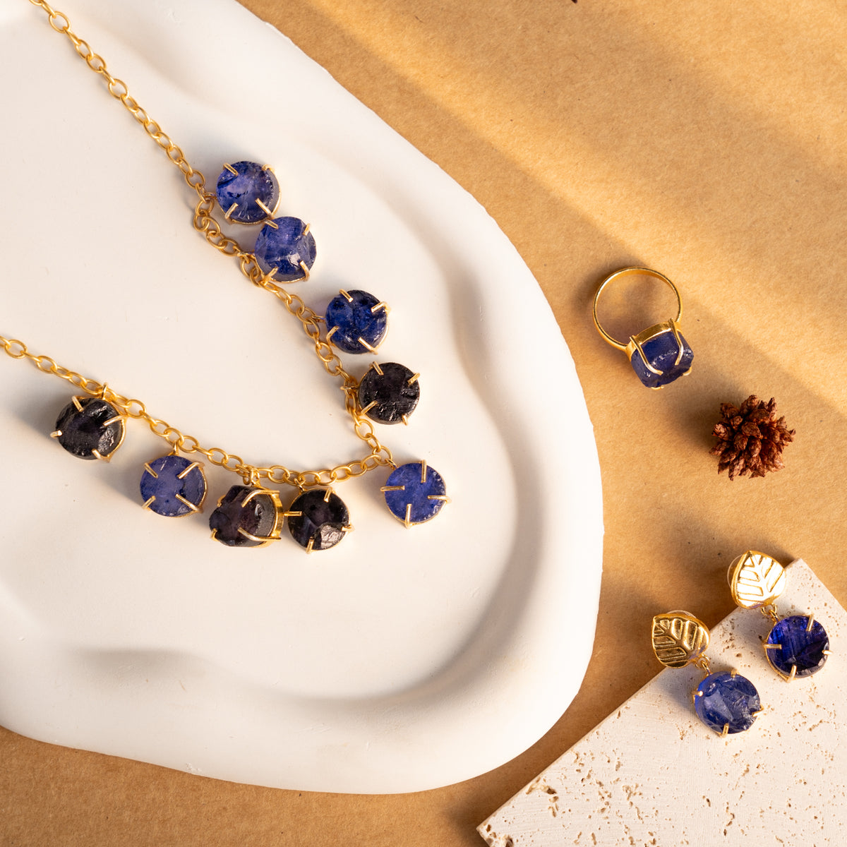 VISHALAYA GOLD TONED RAW STONE HANDMADE HAND HAMMERED NECKLAC EARRINGS WITH RING NL223