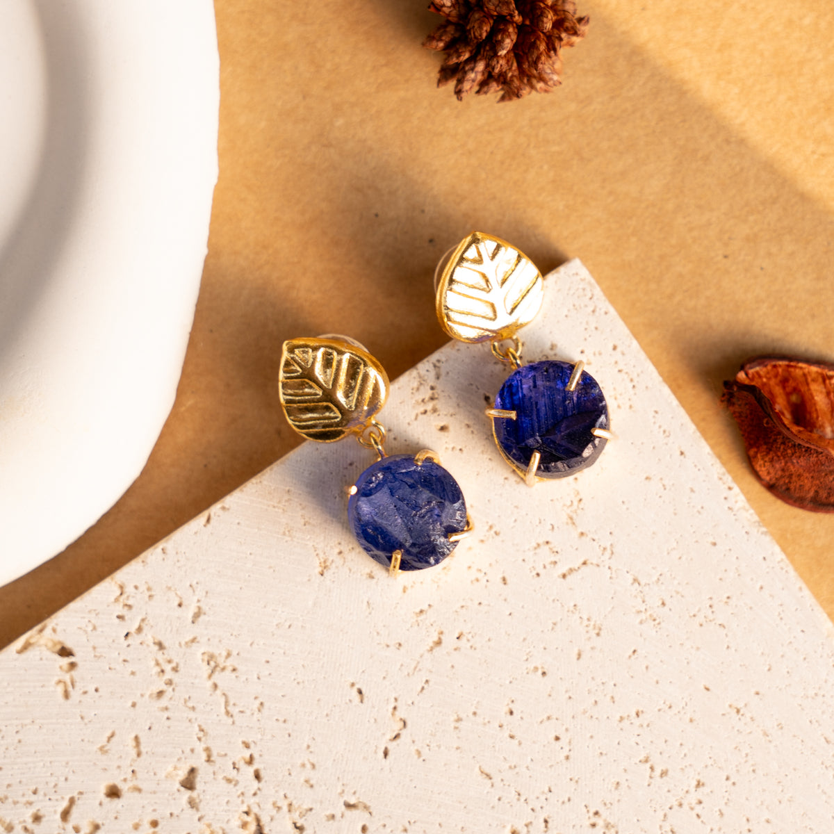 VISHALAYA GOLD TONED RAW STONE HANDMADE HAND HAMMERED NECKLAC EARRINGS WITH RING NL223