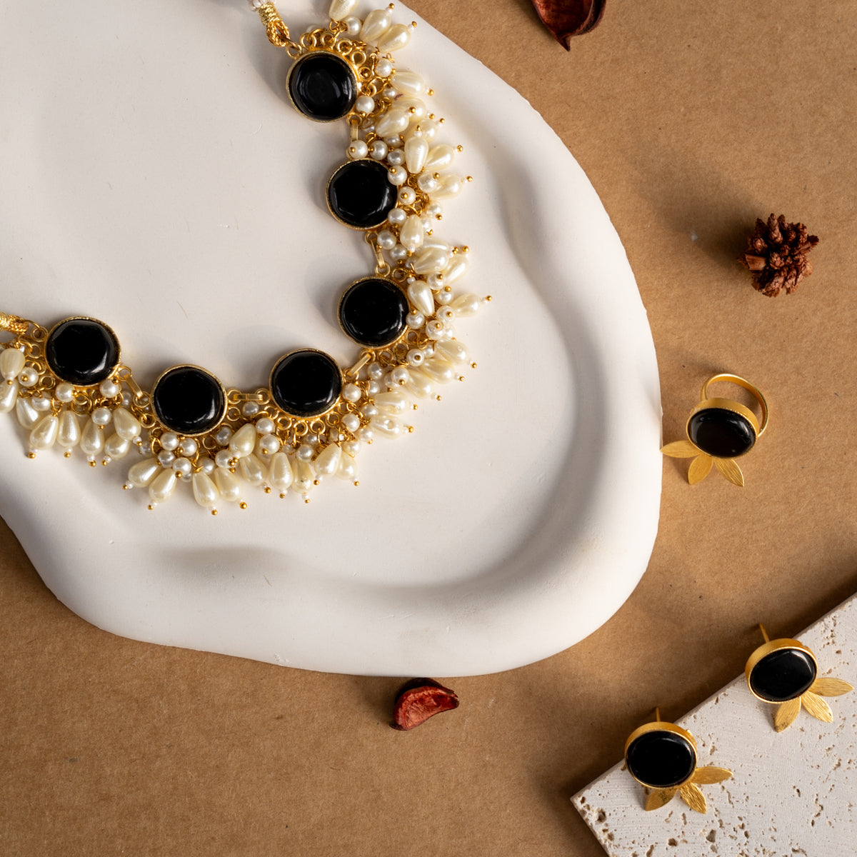 MOXIE SET RING EARRING AND NECKLACE HANDMADE GOLD TONED PREMIUM NECKLACE/NECKPIECE EARRING SET NL31