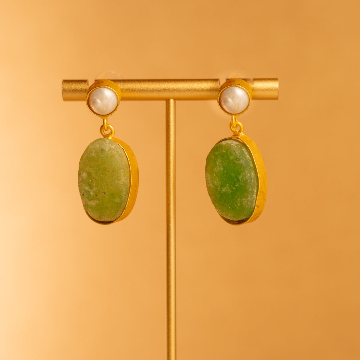 RUSTIC QUEEN STONE HANDMADE GOLD TONED RUSTIC FINISH NECKLACE NL75