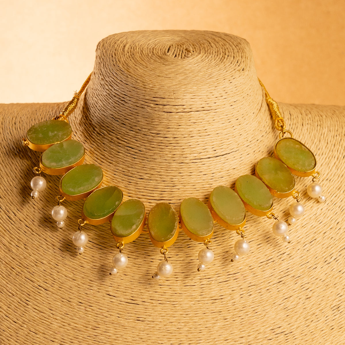 RUSTIC QUEEN STONE HANDMADE GOLD TONED RUSTIC FINISH NECKLACE NL75