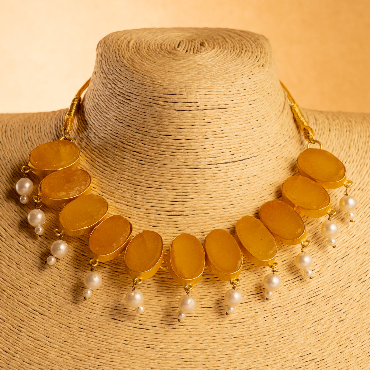 RUSTIC QUEEN STONE HANDMADE GOLD TONED RUSTIC FINISH NECKLACE NL75