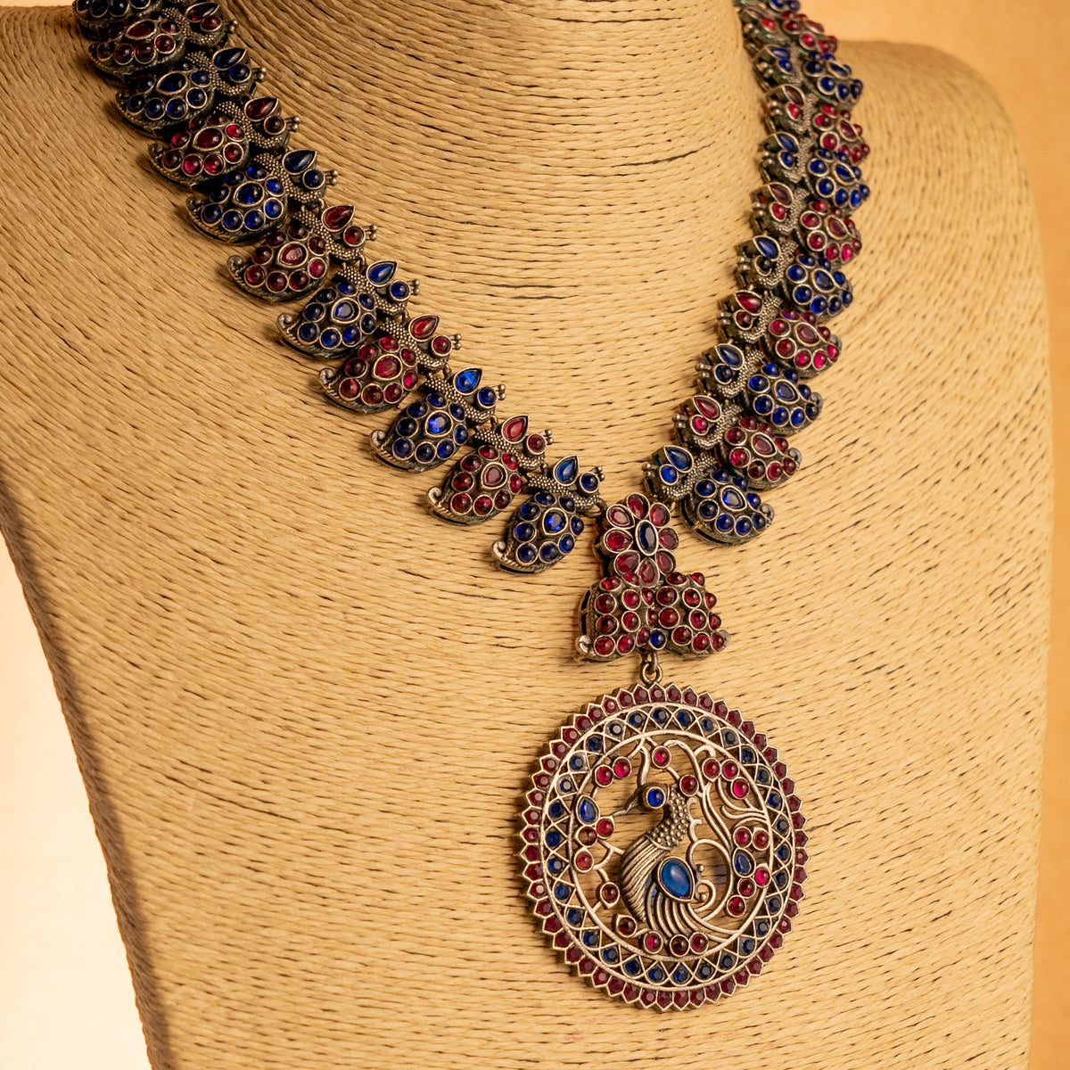 MOULITHA FAUX SILVER PREMIUM SEMI HANDMADE CARVING NECKLACE WITH EARRINGS NL132