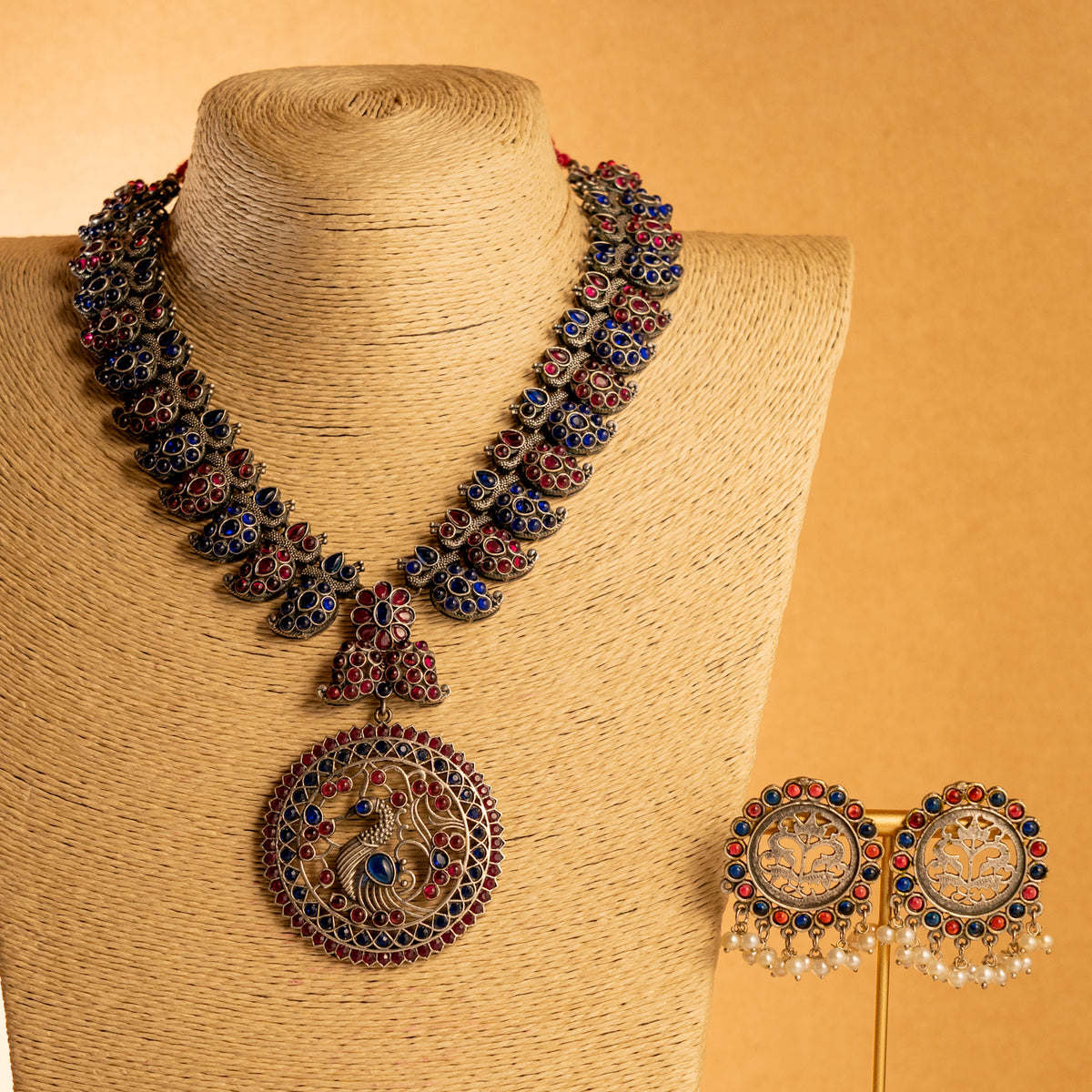 MOULITHA FAUX SILVER PREMIUM SEMI HANDMADE CARVING NECKLACE WITH EARRINGS NL132