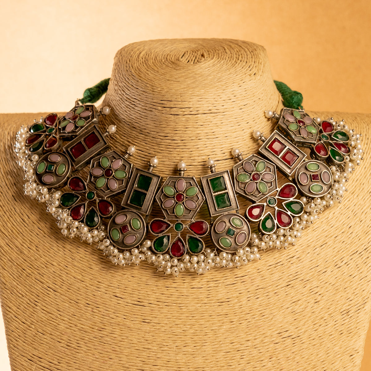 AMMALU FAUX SILVER BIJOUX PREMIUM AND EXCLUSIVE SEMI HANDMADE CARVING NECKLACE WITH EARRINGS NL133