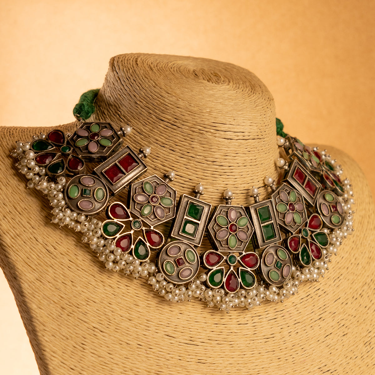 AMMALU FAUX SILVER BIJOUX PREMIUM AND EXCLUSIVE SEMI HANDMADE CARVING NECKLACE WITH EARRINGS NL133