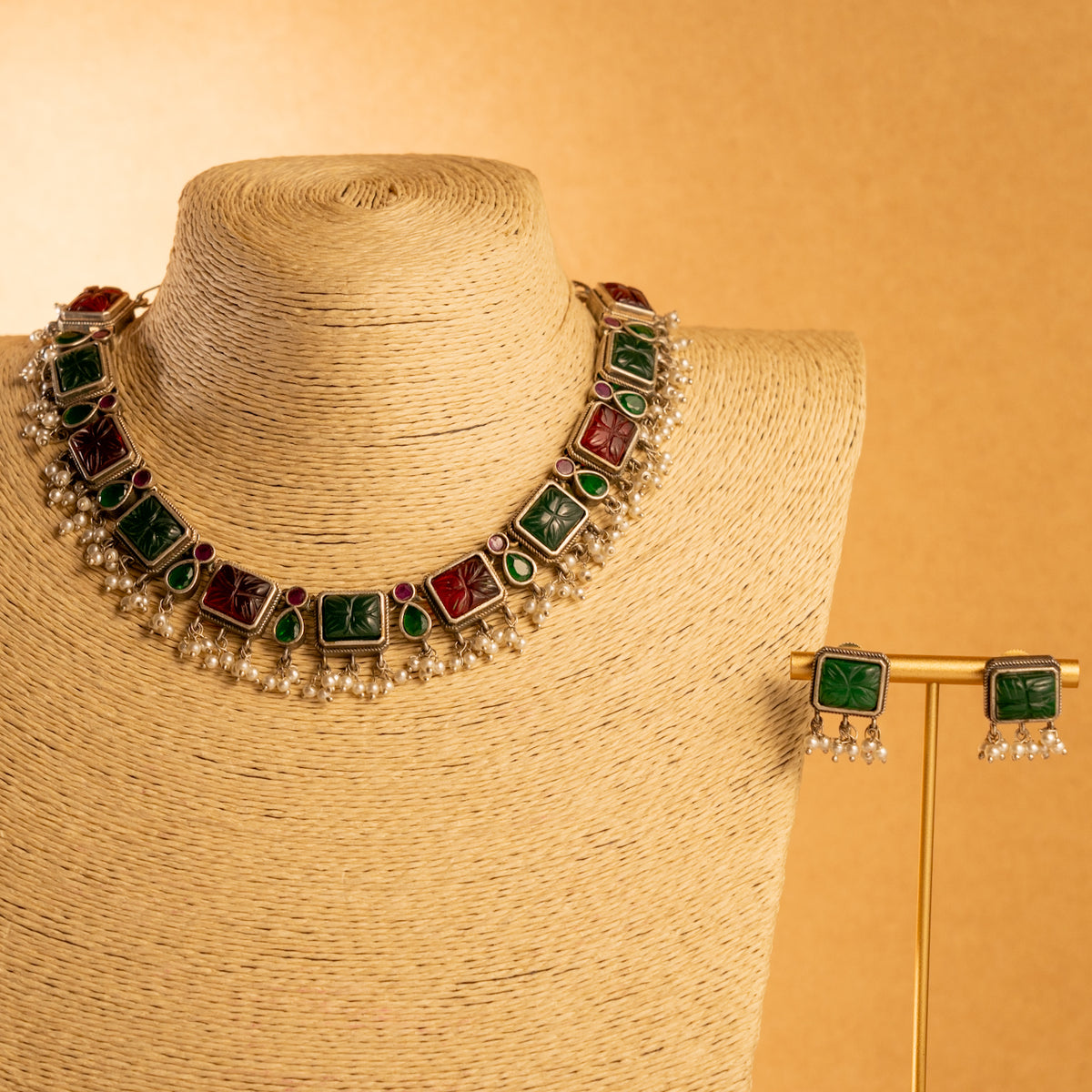 NIHARA FAUX SILVER PREMIUM SEMI HANDMADE CARVING NECKLACE WITH EARRINGS NL129