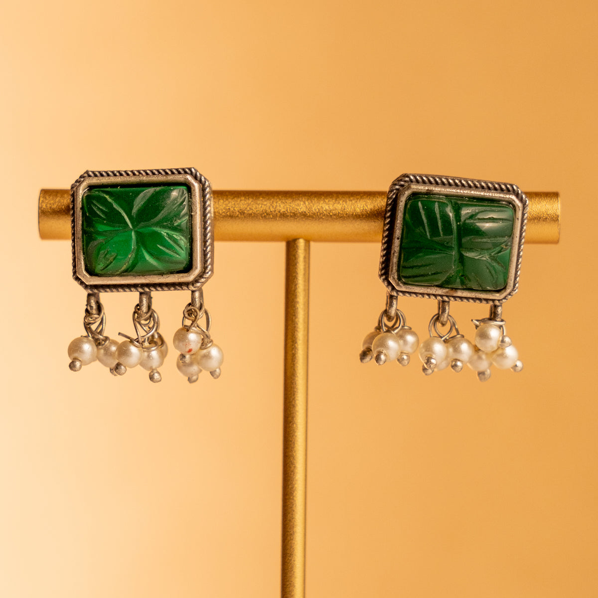 NIHARA FAUX SILVER PREMIUM SEMI HANDMADE CARVING NECKLACE WITH EARRINGS NL129